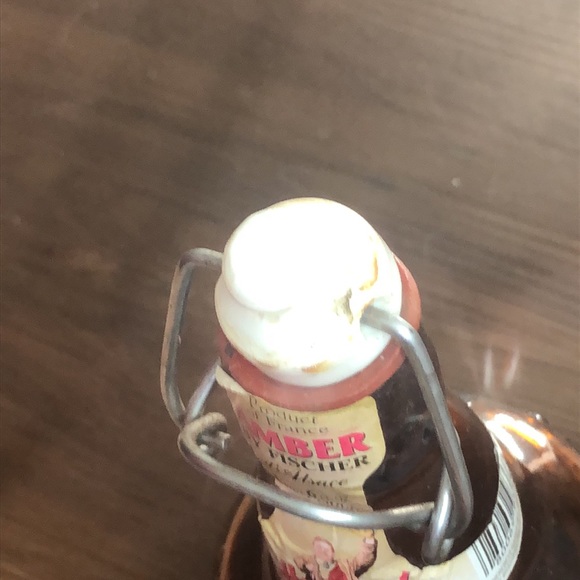 🌺VINTAGE FISHER EMBOSSED AMBER GLASS BOTTLE - Picture 7 of 10